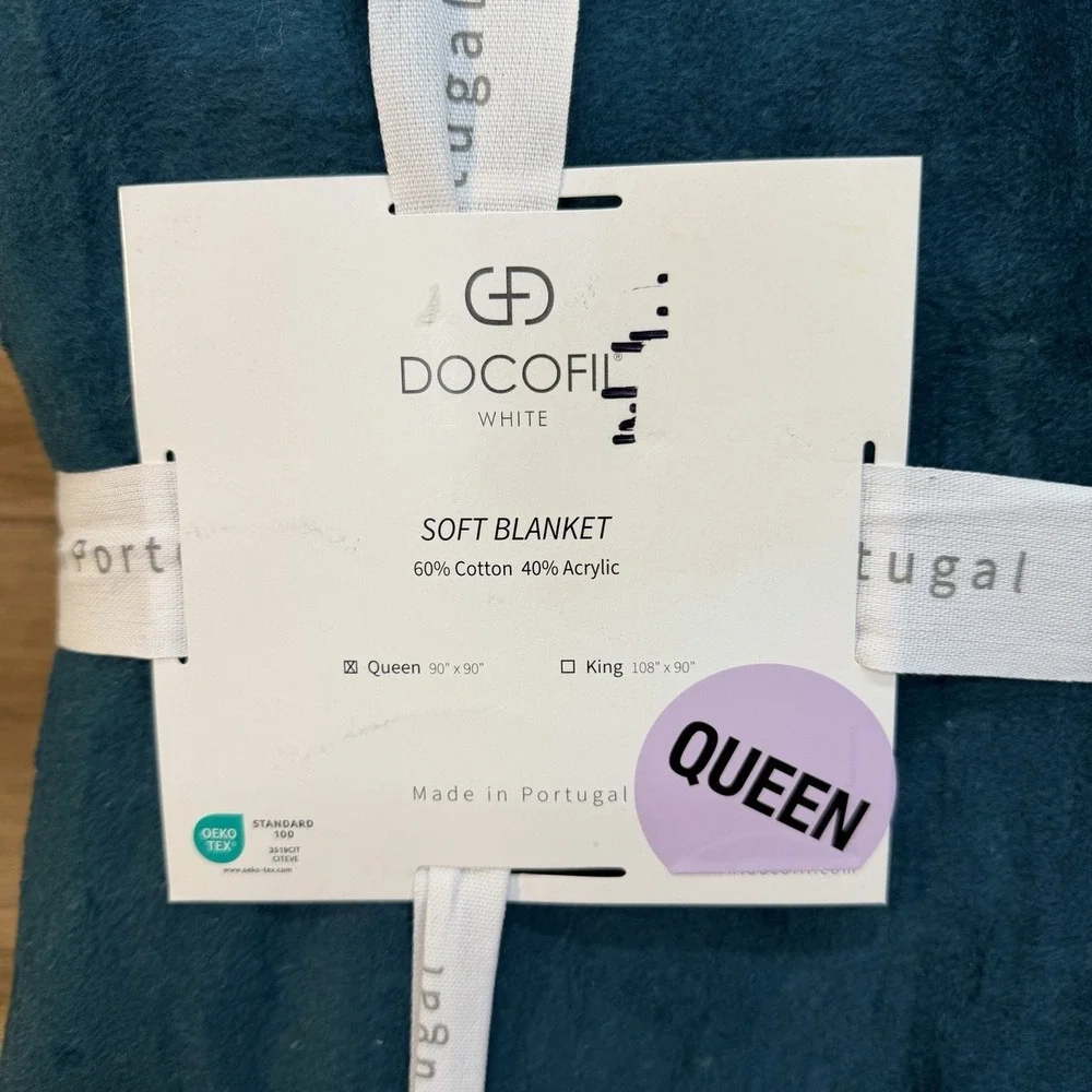 DOCOFIL White Luxuriously Soft Queen Blanket Cotton Blend Portugal Teal Blue